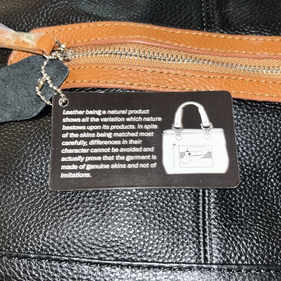 Concealed Carry Purse - Leather Crossbody Messenger by Roma Leathers - Picture 7 of 8